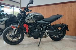 TRIUMPH TRIDENT 660
