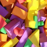 mattoncini costruzione giocattoli e forme morbide
