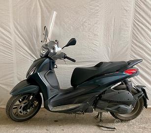 Beverly 300 S