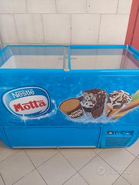 congelatore a pozzetto 