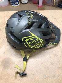 Casco TLD Troy Lee design