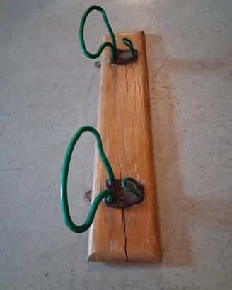 Appendiabiti in legno 2 ganci verdi