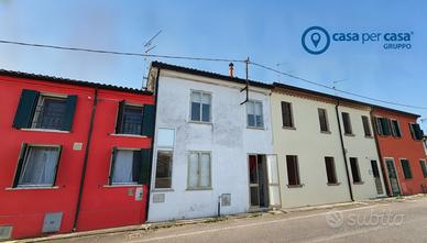 Casa a schiera da ristrutturare a Costa di Rovigo