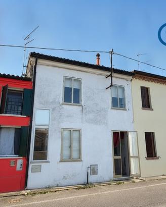 Casa a schiera da ristrutturare a Costa di Rovigo