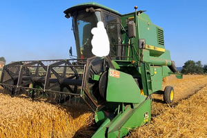 Mietitrebbia John Deere 1166