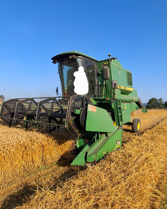 Mietitrebbia John Deere 1166