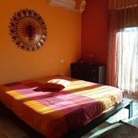 Camera da letto etnica come NUOVA tutto incluso