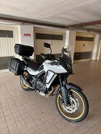 Honda Transalp 750XL bianca