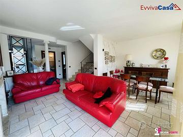 Casa a Schiera con Giardino, Balconi, Taverna e Bo