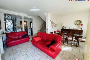 Casa a Schiera con Giardino, Balconi, Taverna e Bo