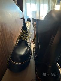 Dr. Martens Jadon Platform