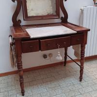 toilette restaurata vintage 