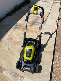 TAGLIAERBA A BATTERIA