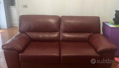 Divano in pelle bordeaux