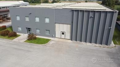 Capannone completo di uffici a Tavagnacco