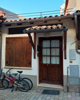 Casa indipendente su 2 livelli tutta arredata