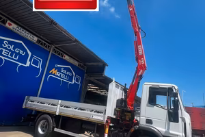 Camion IVECO 180/280Con GRU FASSI 3 3 5 6 7 8 1 7 