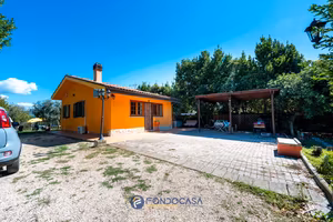 San cesareo: villa indipendente con terreno