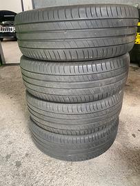 Gomme estive 215 55 R 18 99 V Michelin