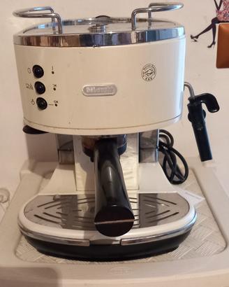 Macchina caffè espresso De Longhi