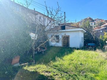 CASA INDIPENDENTE A DIPIGNANO