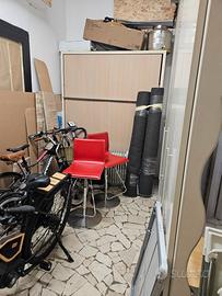 due sgabelli  Cattelan Design pelle rossa