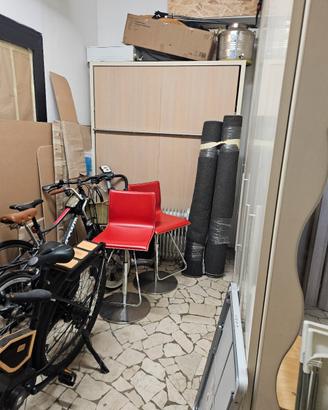 due sgabelli  Cattelan Design pelle rossa