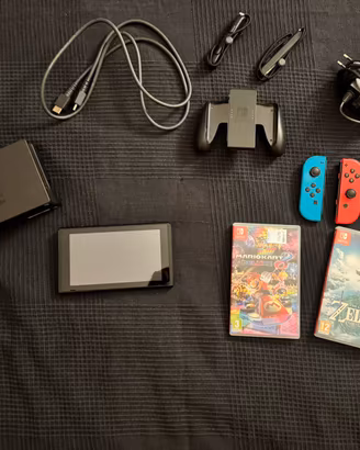 Nintendo Switch (no oled) + 2 giochi