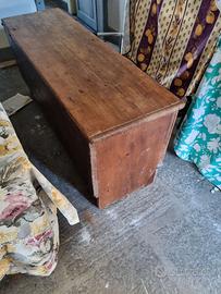 Cassapanca vecchia in larice