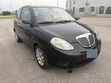 Lancia y