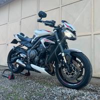 Triumph Street Triple S 660 A2