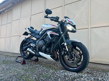Triumph Street Triple S 660 A2