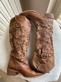 Stivali cuoio marroni traforati Vintage