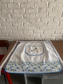 Grambiule con piccolo difetto nel laccio € 5