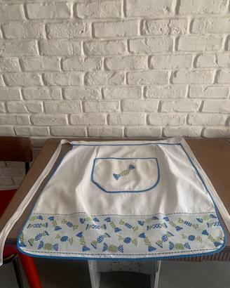 Grambiule con piccolo difetto nel laccio € 5