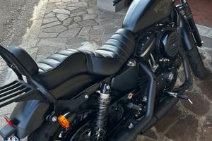 Harley  moto 883 Iron