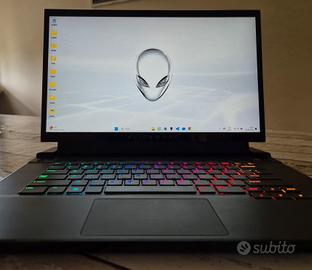 COMPUTER GAMING ALIENWARE + MOUSE ORIGINALE