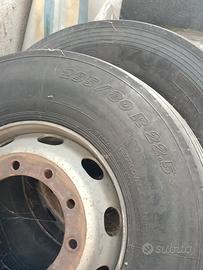 4 gomme compresi di cerchio per pullman 