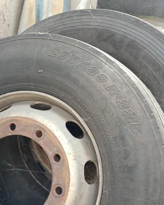 4 gomme compresi di cerchio per pullman 