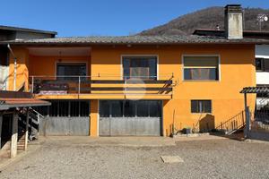 CASA SEMINDIPENDENTE A CUORGNÈ