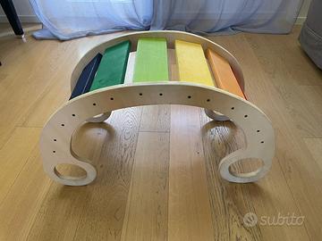 Rocker/altalena Waldorf in legno multicolore