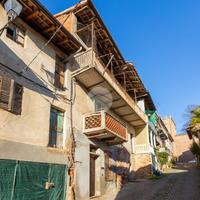 RUSTICO A MONTEMAGNO