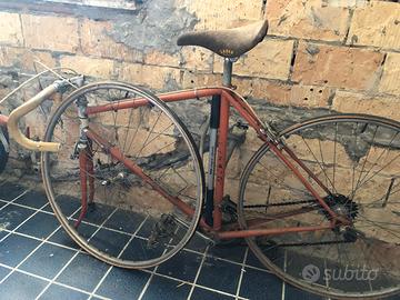 Bicicletta da corsa vintage 