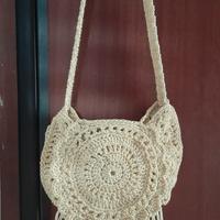 borsa all'uncinetto con frange 