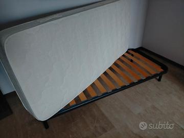 Rete con doghe in legno completo di materasso