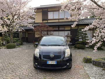 Yaris 1.3 87cv benzina neo patentati