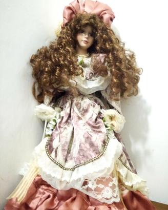 Bambola in ceramica