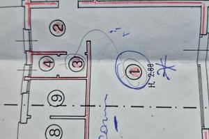 Locale adibito a negozio parucchiere