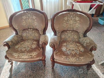 Poltrone con struttura in legno 