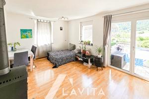 Bilocale con balcone a Lasa